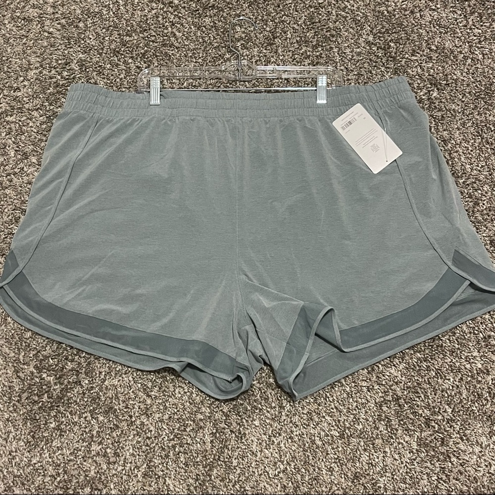 NWT ATHLETA Mesh Racer Run Textured Short, 3X